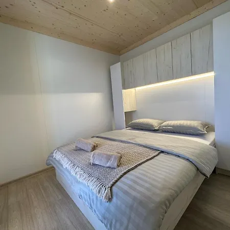 Feriehus Our - *